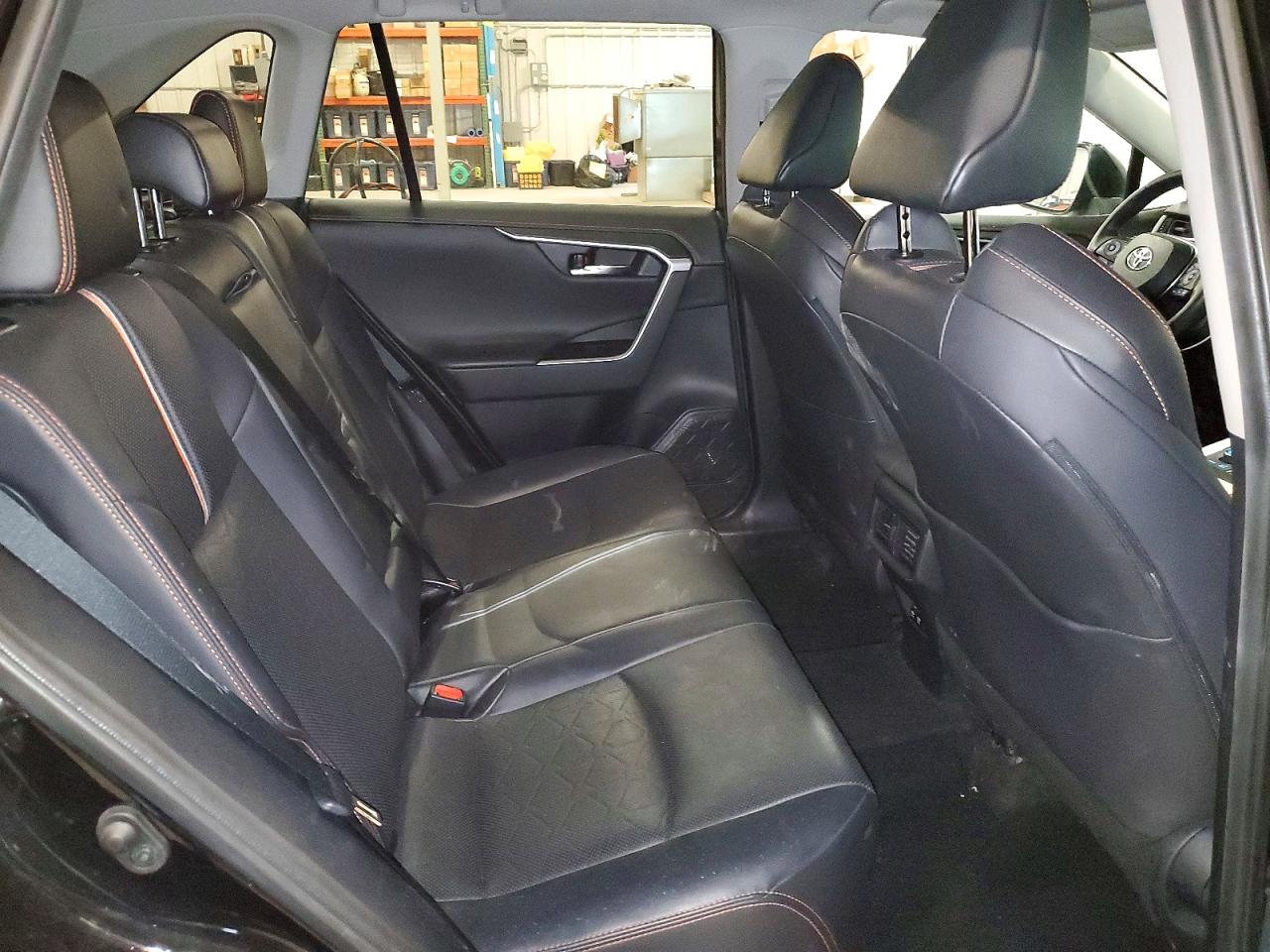 2019 TOYOTA RAV4 ADVENTURE photo 31