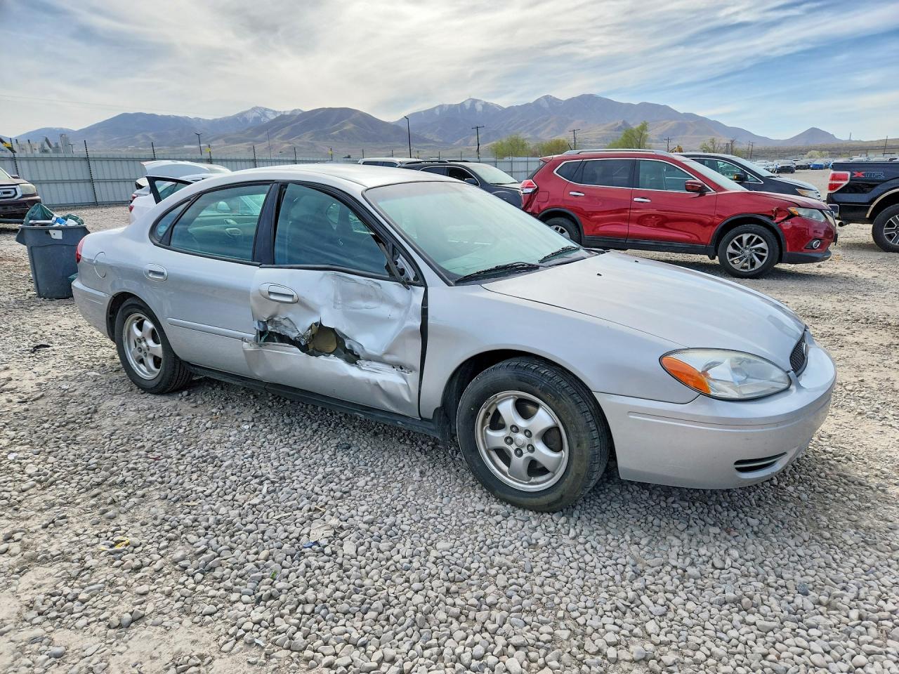 2004 FORD TAURUS SE photo 7