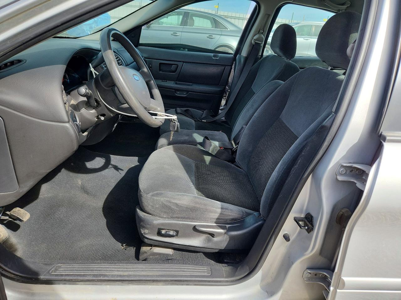 2004 FORD TAURUS SE photo 13
