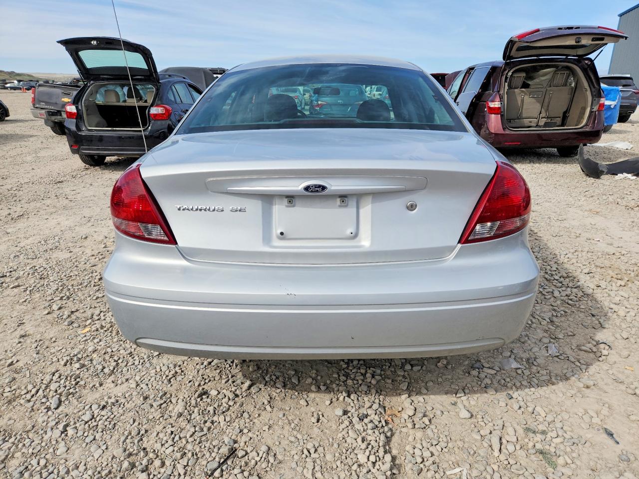 2004 FORD TAURUS SE photo 11