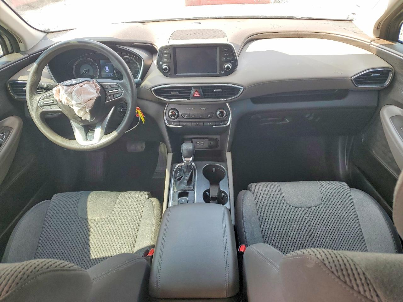 2019 HYUNDAI SANTA FE SE 2.4L photo 8
