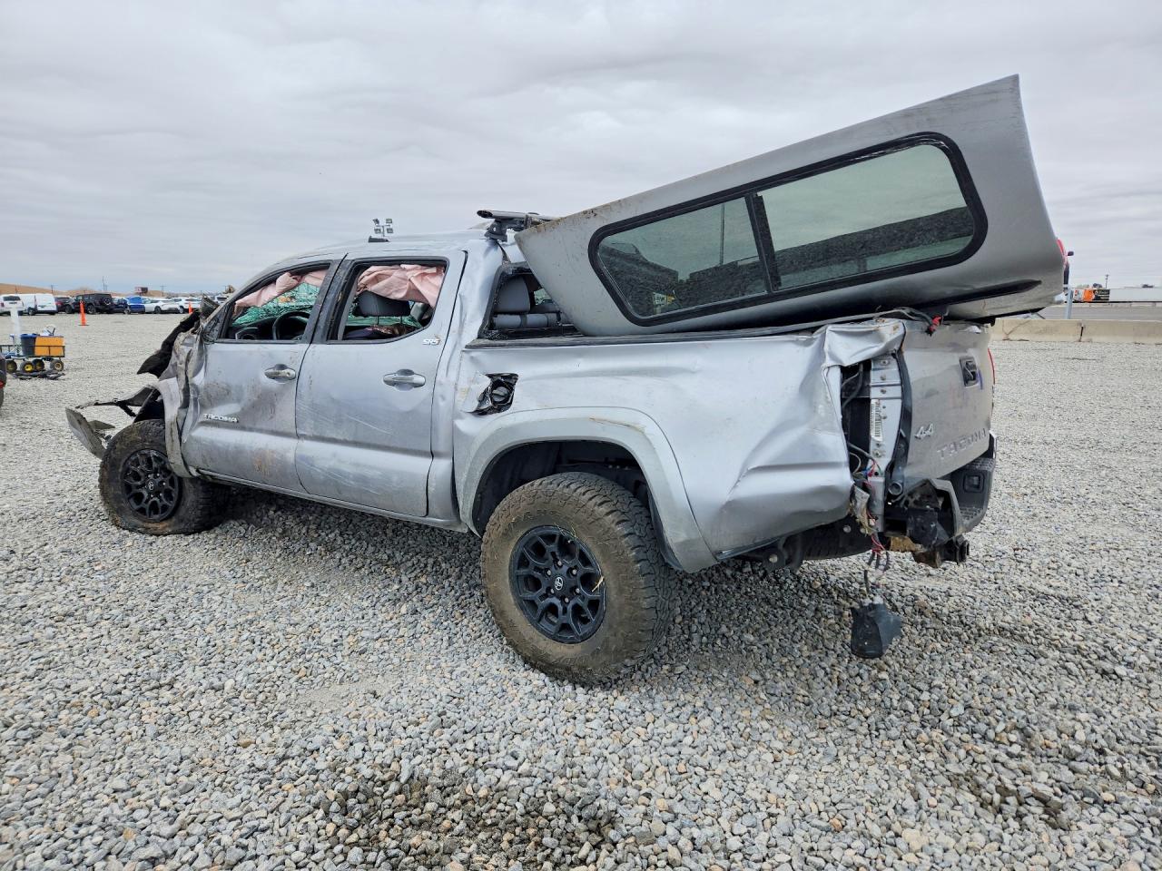 2019 TOYOTA TACOMA SR5 V6 photo 3