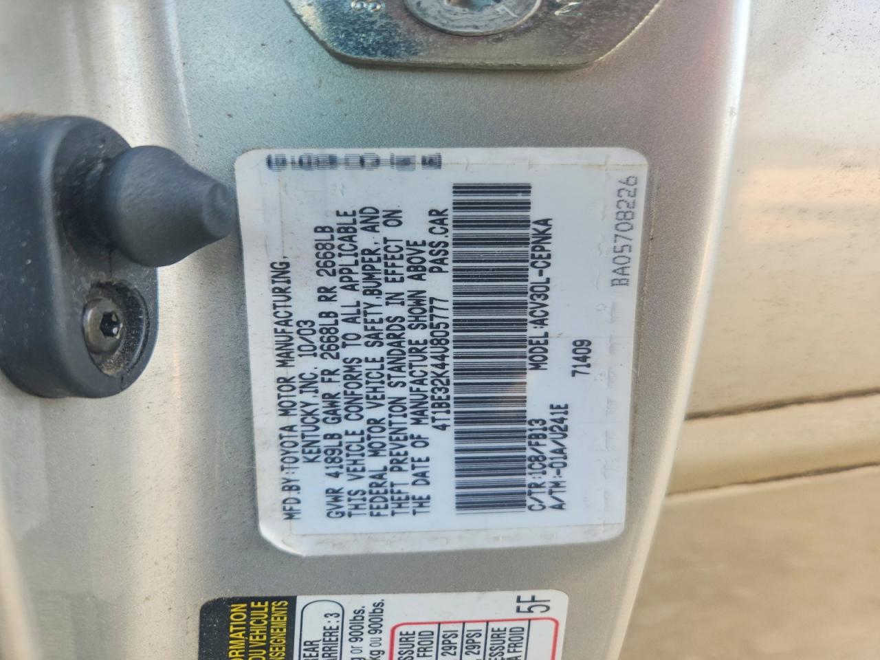 2004 TOYOTA CAMRY LE photo 12