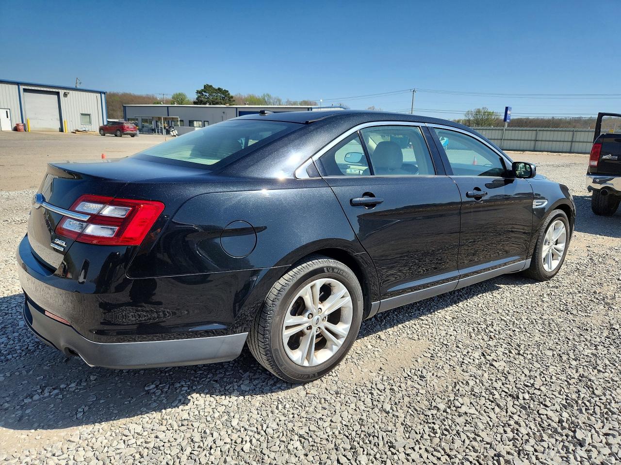 2015 FORD TAURUS SEL photo 5