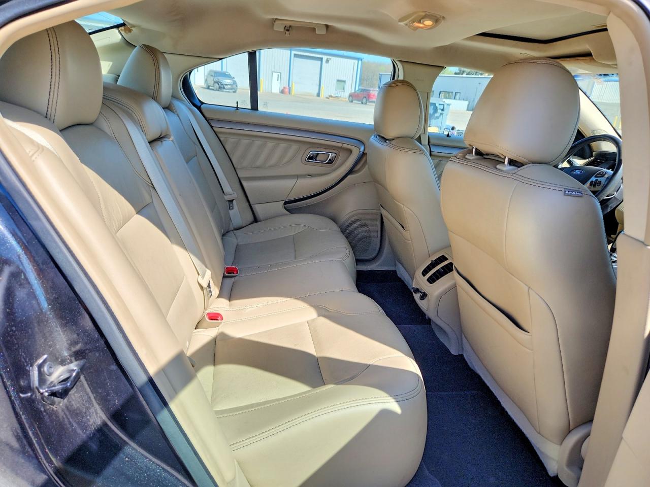 2015 FORD TAURUS SEL photo 19