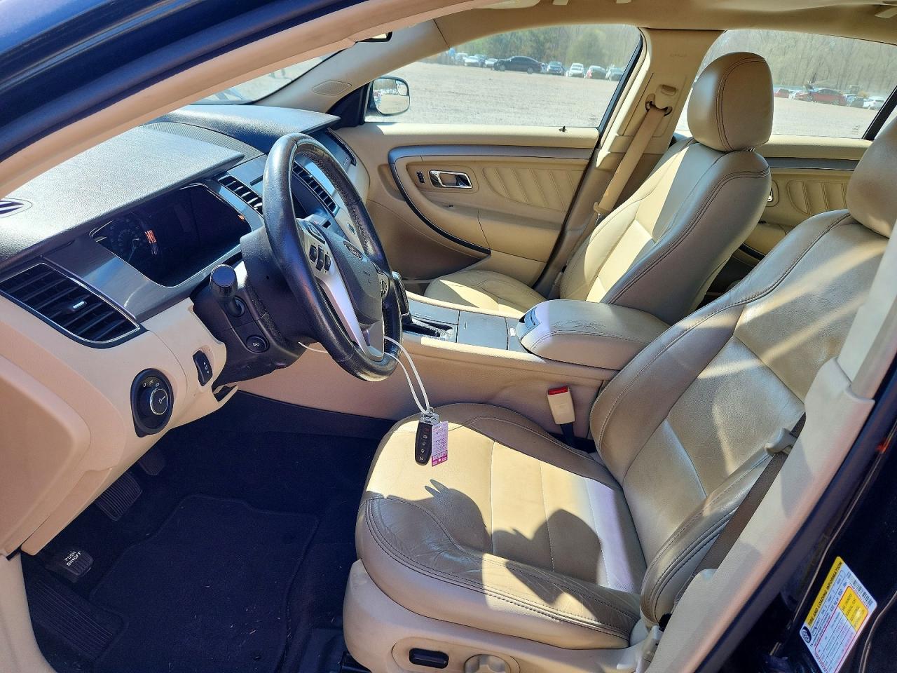 2015 FORD TAURUS SEL photo 13