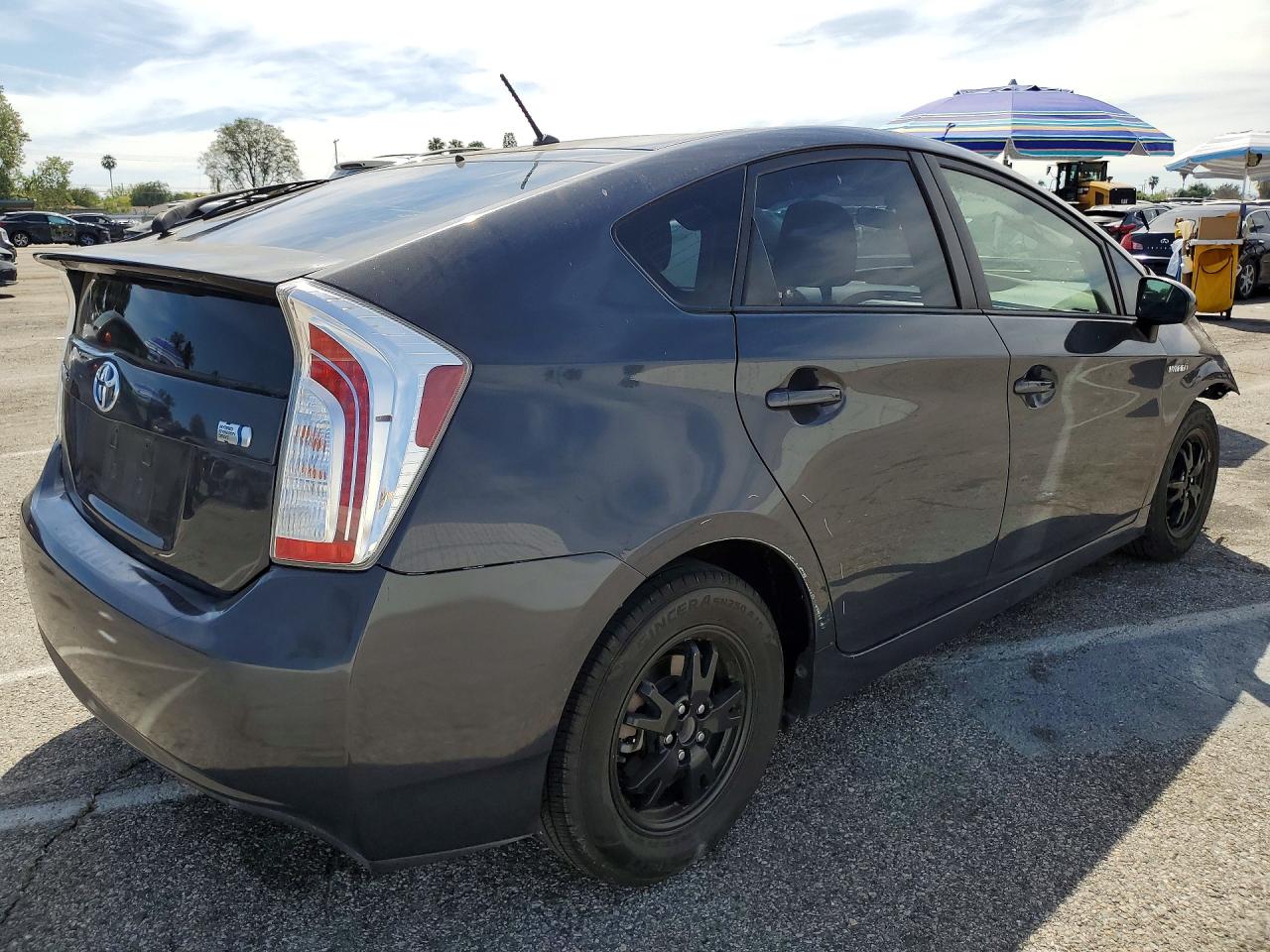 2015 TOYOTA PRIUS TWO photo 5