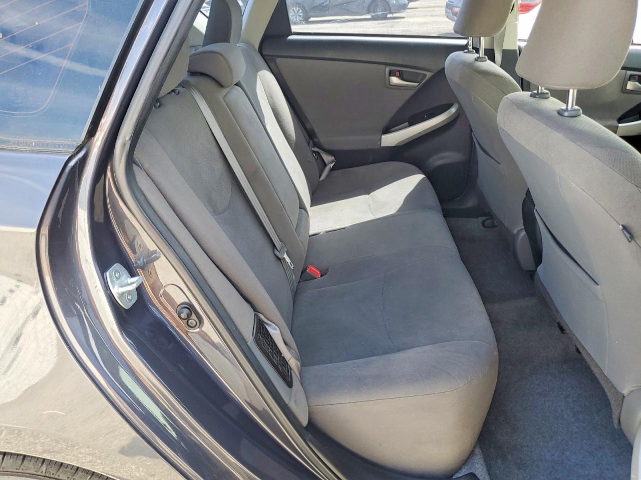 2015 TOYOTA PRIUS TWO photo 19