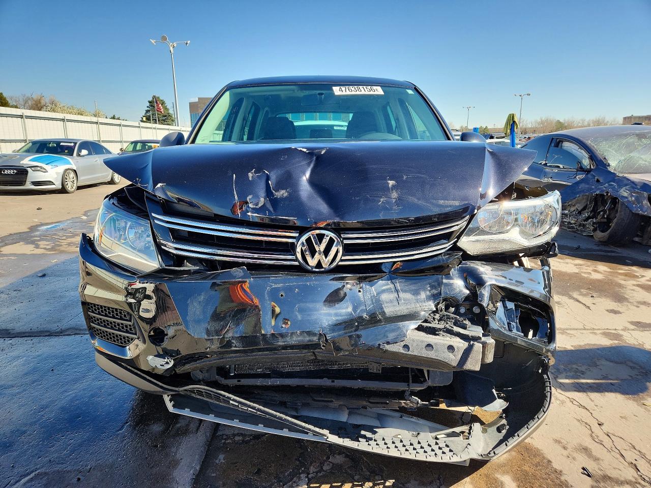 2013 VOLKSWAGEN TIGUAN S photo 13