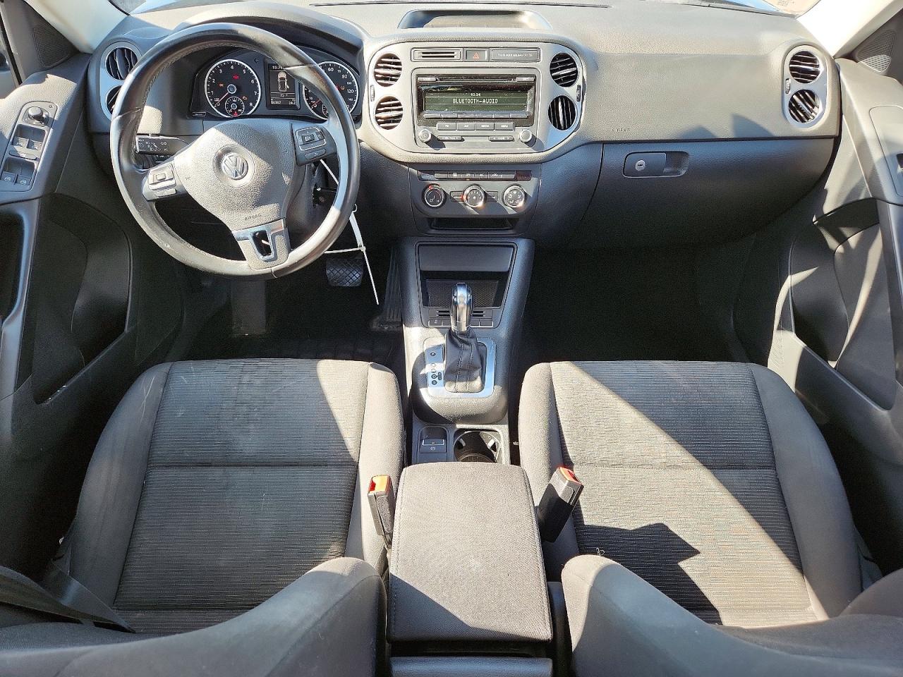 2013 VOLKSWAGEN TIGUAN S photo 22