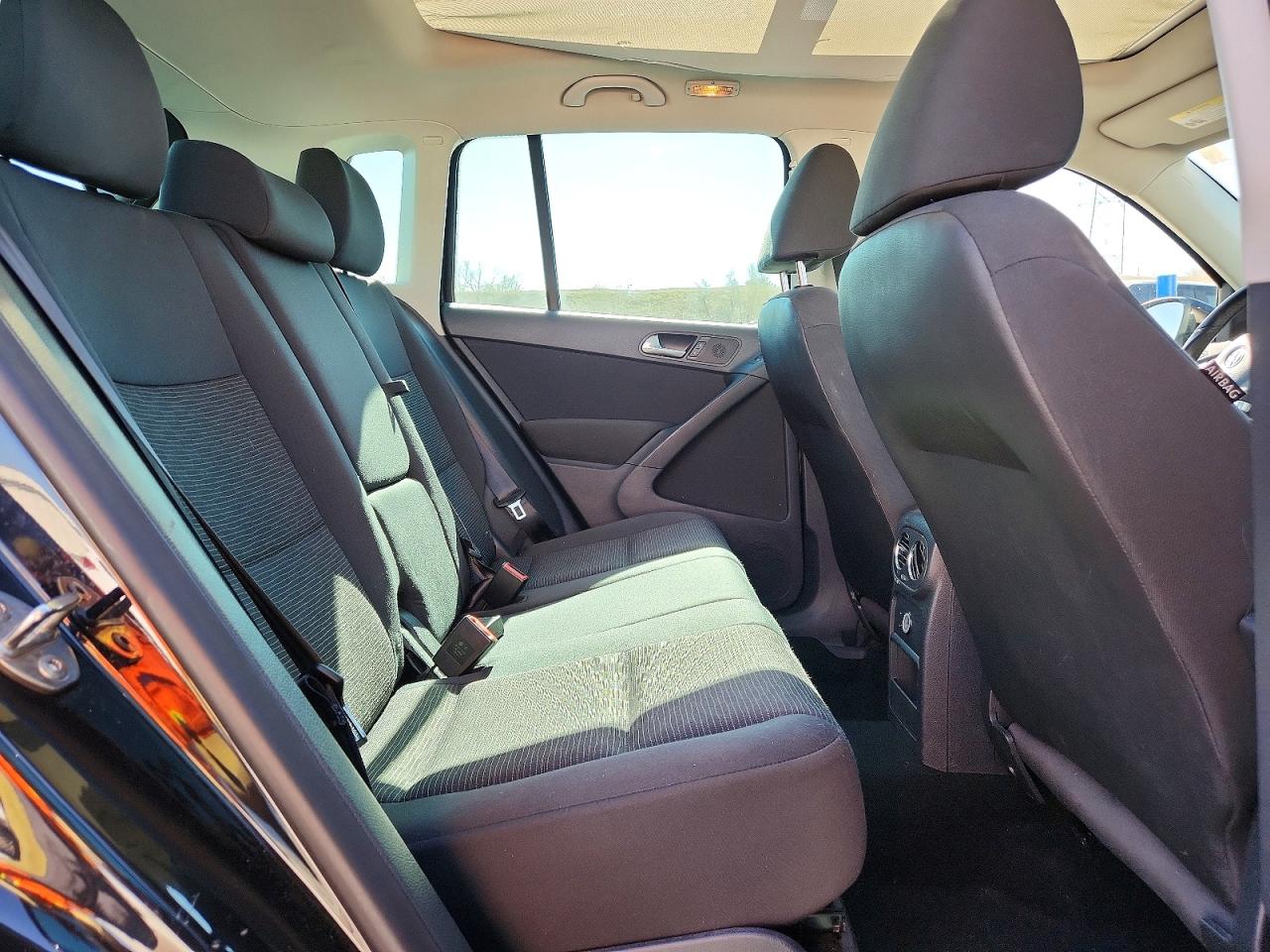 2013 VOLKSWAGEN TIGUAN S photo 31