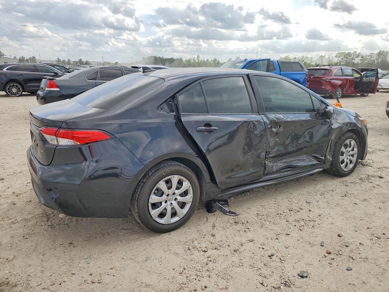 2022 TOYOTA COROLLA LE photo 5