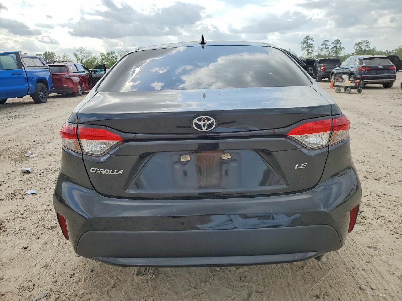 2022 TOYOTA COROLLA LE photo 11