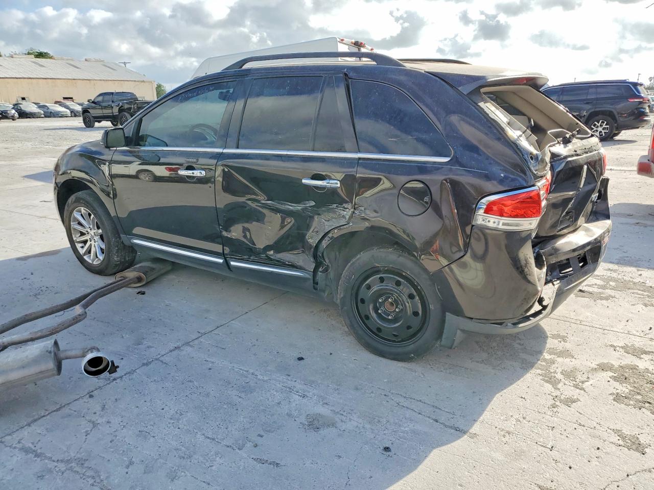 2013 LINCOLN TOWNHOUSE MKX photo 3