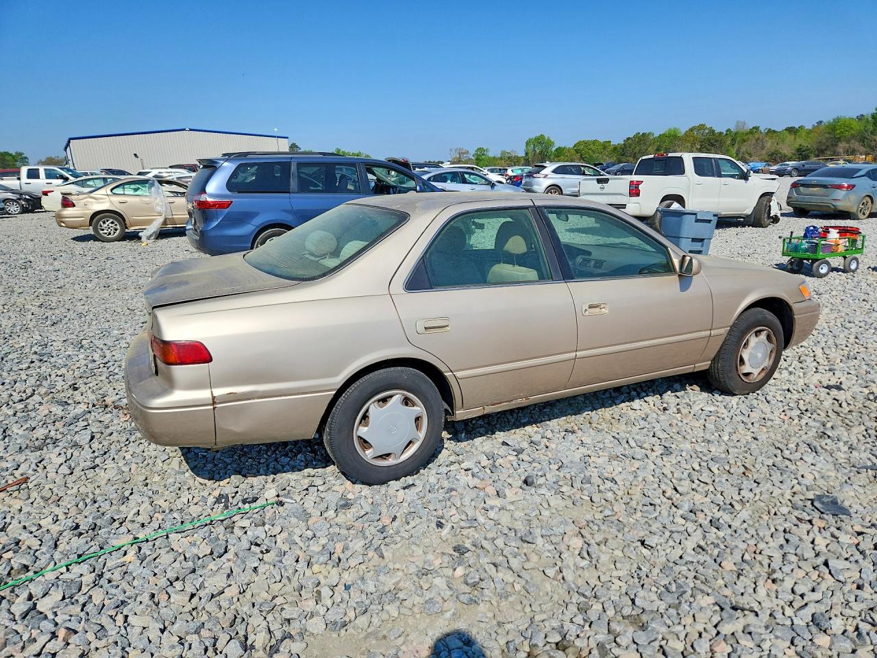 1999 TOYOTA CAMRY CE photo 3