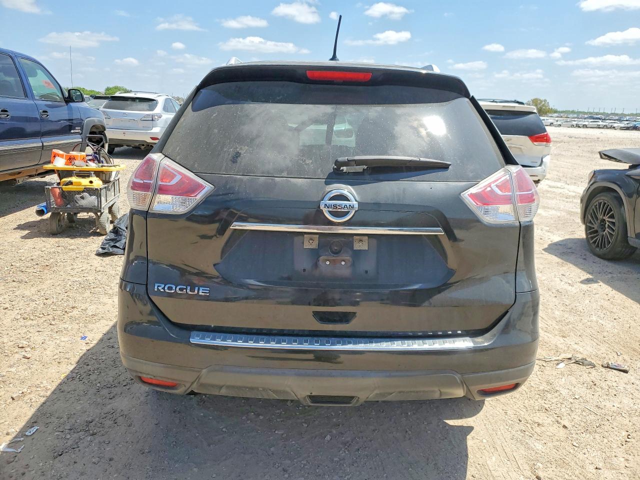 2016 NISSAN ROGUE S photo 6