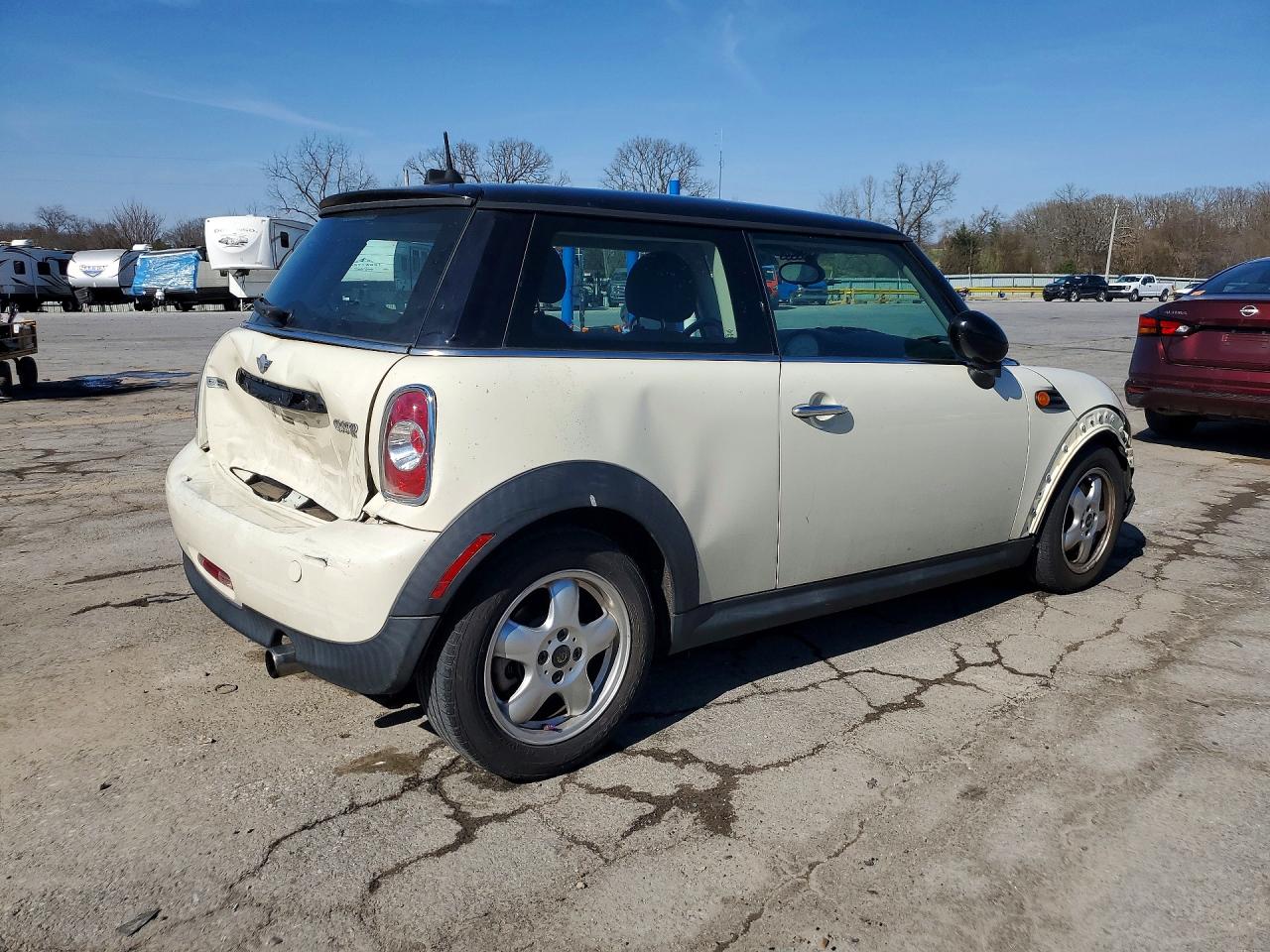 2011 MINI COOPER photo 3