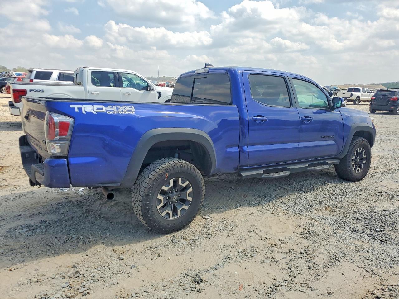 2022 TOYOTA TACOMA TRD OFF-ROAD photo 5