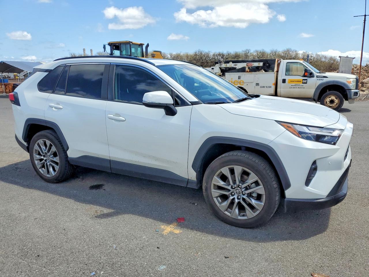 2024 TOYOTA RAV4 XLE PREMIUM photo 4