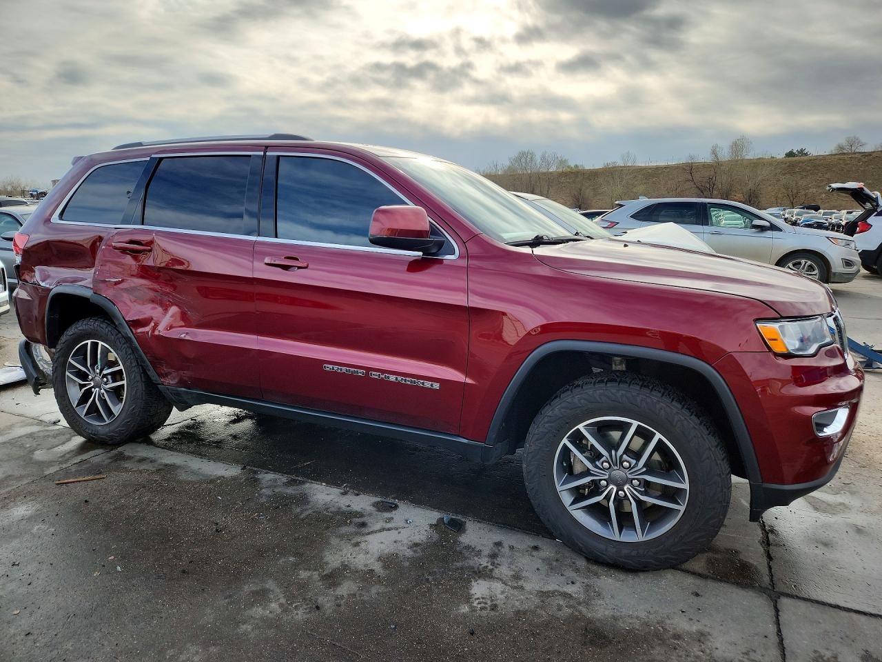 2019 JEEP GRAND CHEROKEE LAREDO photo 4