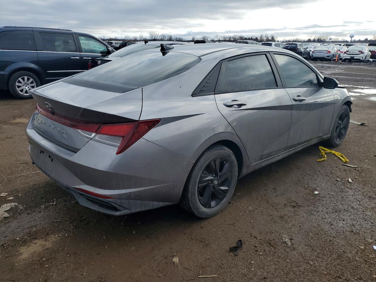 2021 HYUNDAI ELANTRA SEL photo 3