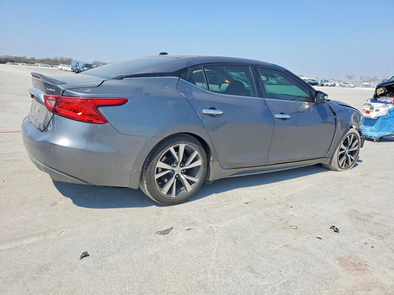 2017 NISSAN MAXIMA PLATINUM photo 3