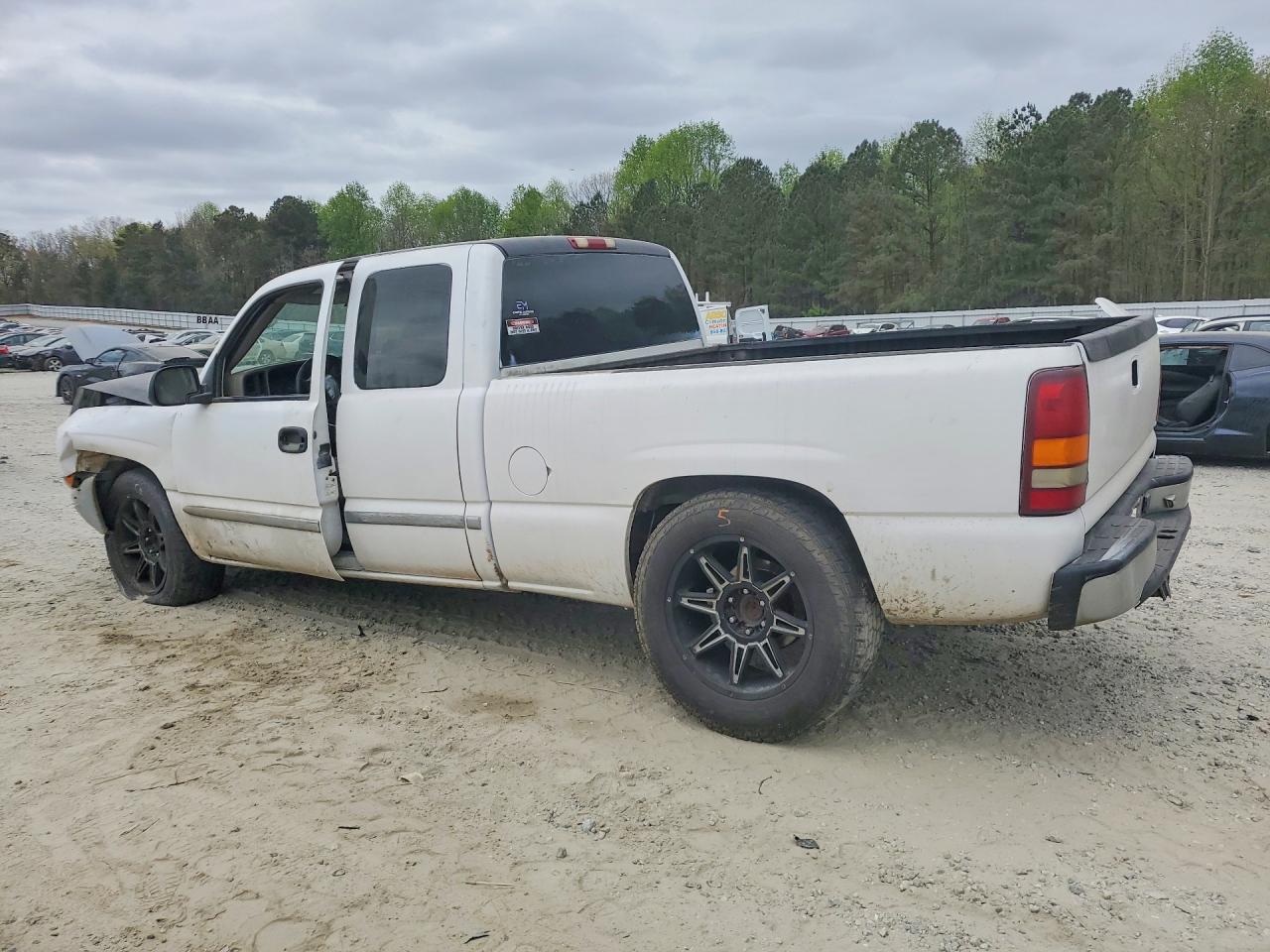 2001 GMC NEW SIERRA C1500 photo 2