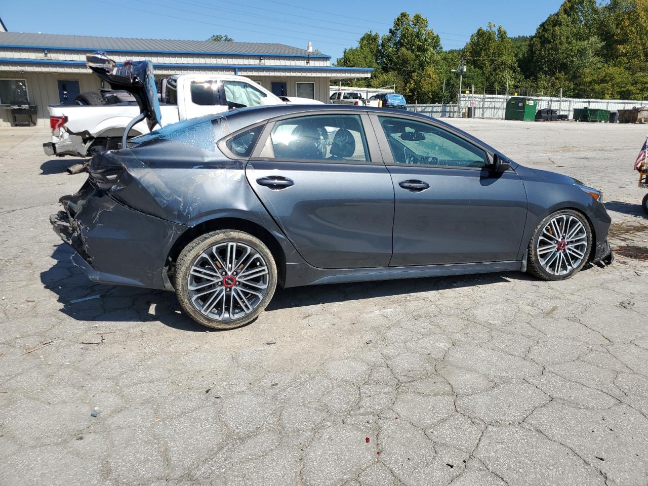 2024 KIA FORTE GT photo 5