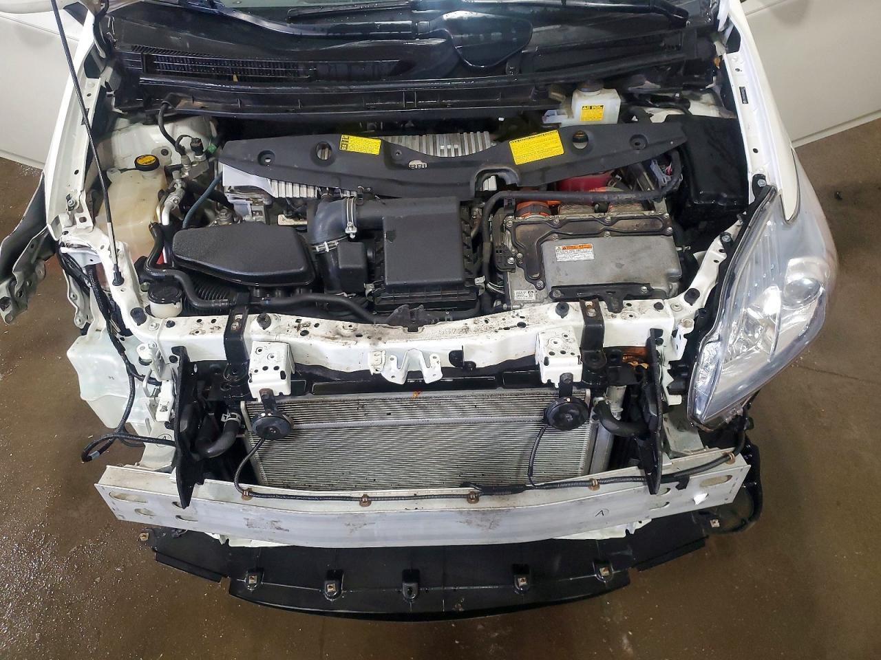 2011 TOYOTA PRIUS THREE photo 31