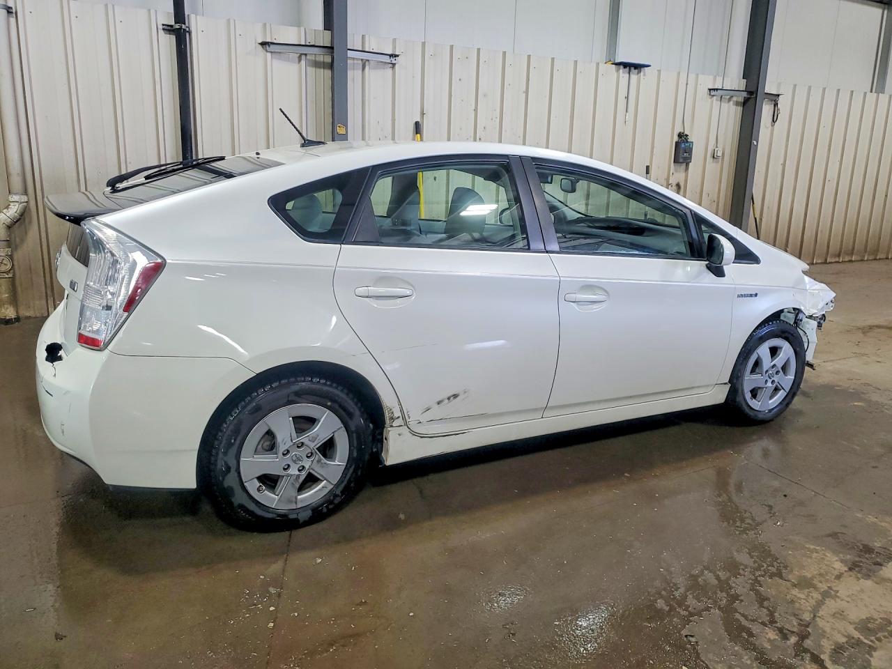 2011 TOYOTA PRIUS THREE photo 7