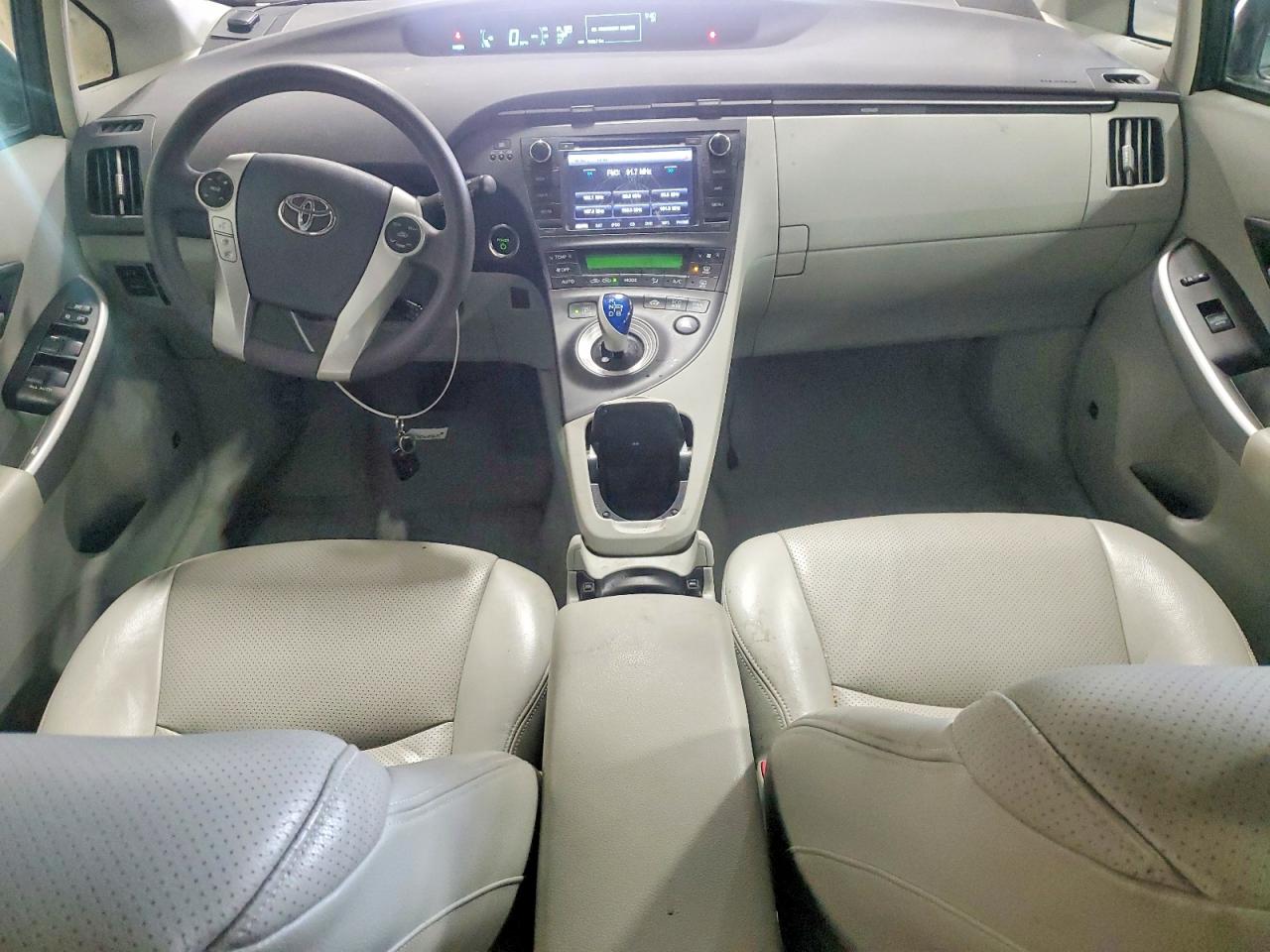 2011 TOYOTA PRIUS THREE photo 22