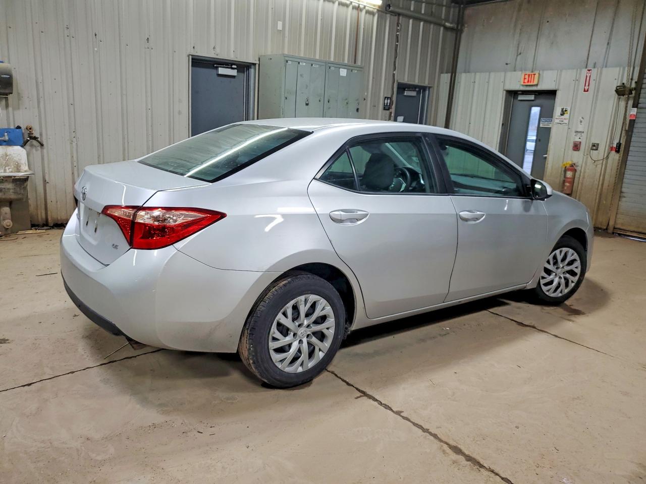 2018 TOYOTA COROLLA LE photo 5