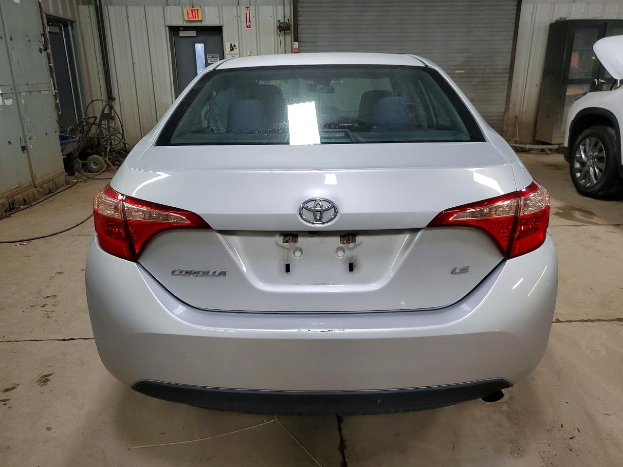 2018 TOYOTA COROLLA LE photo 11