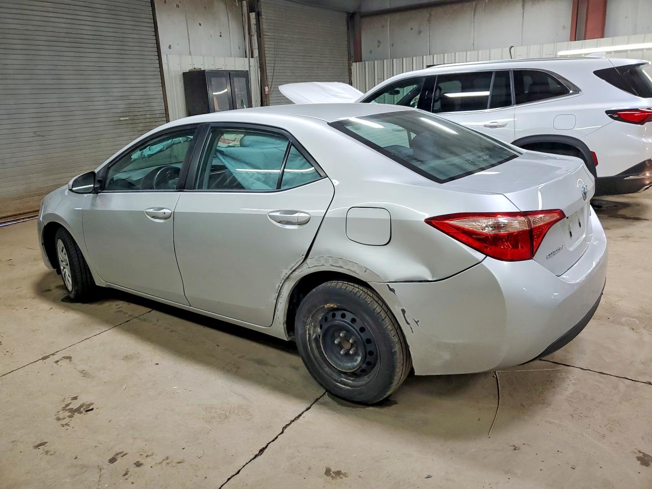 2018 TOYOTA COROLLA LE photo 3