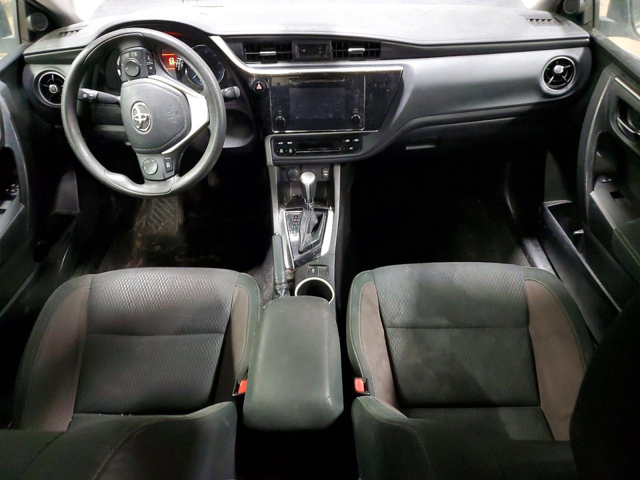 2018 TOYOTA COROLLA LE photo 15