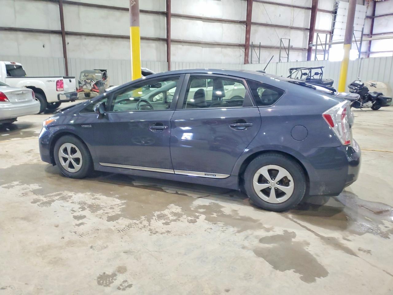 2014 TOYOTA PRIUS FOUR photo 3