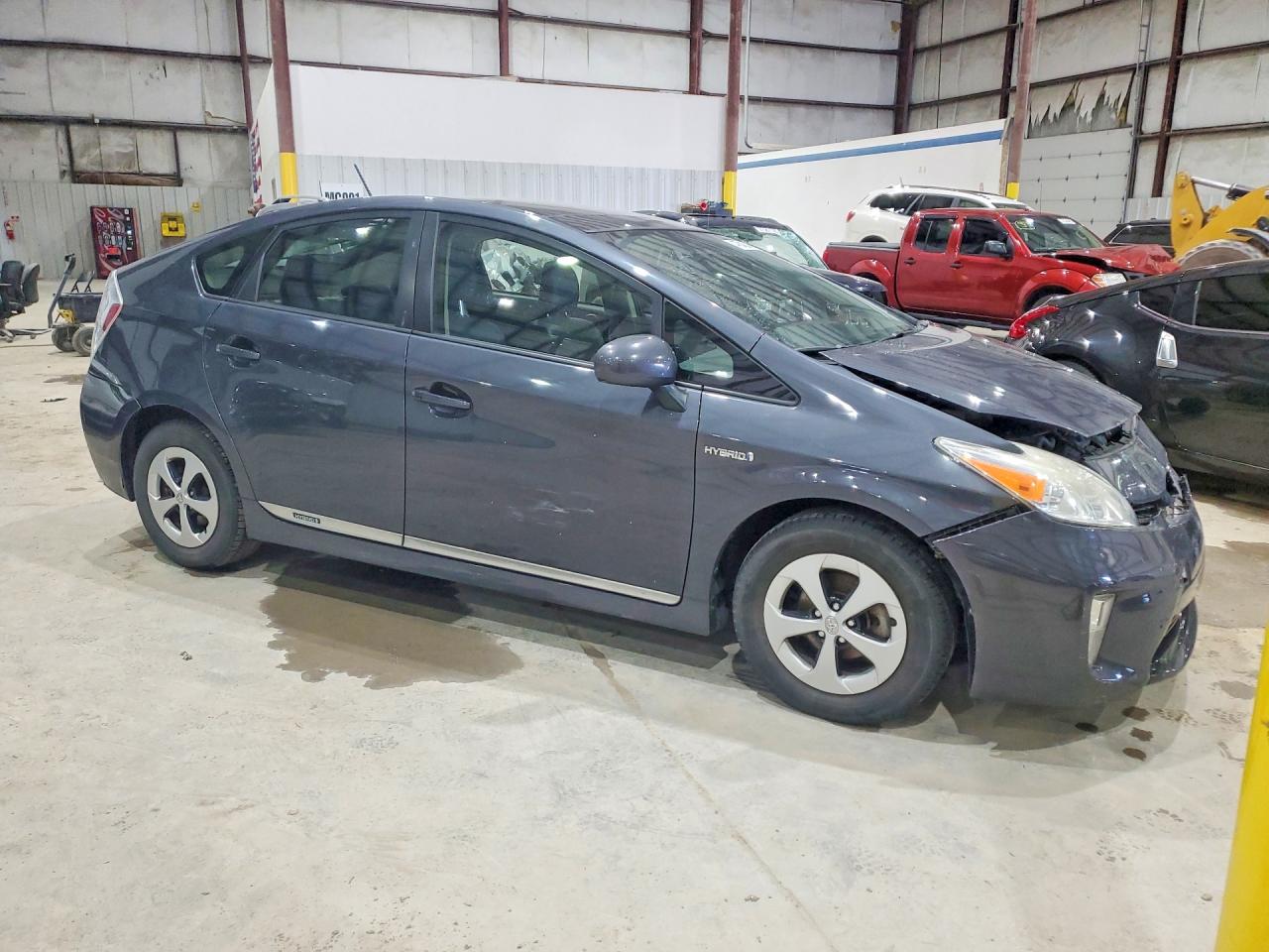 2014 TOYOTA PRIUS FOUR photo 7