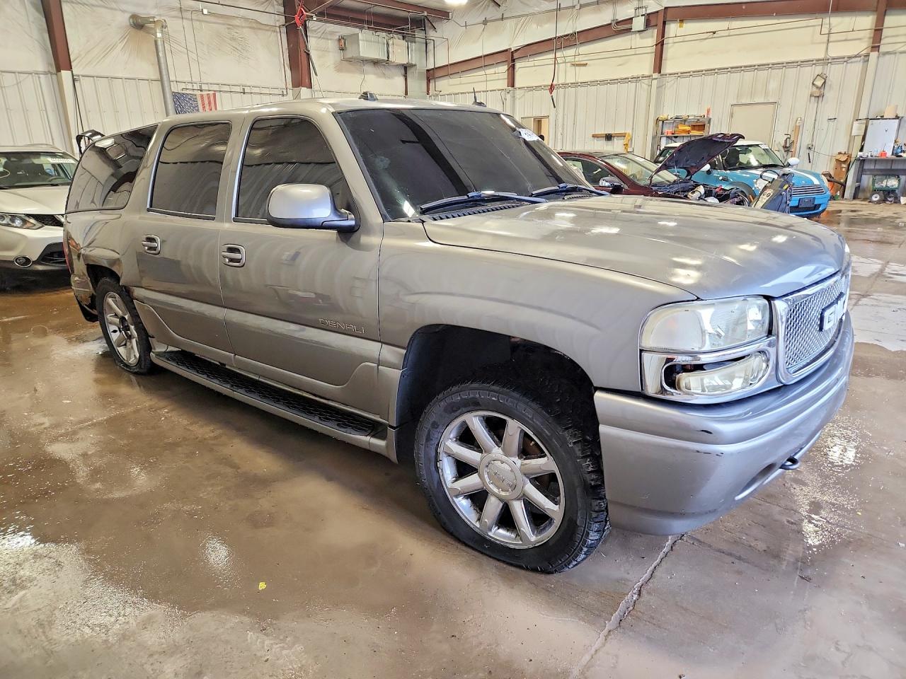 2005 GMC YUKON XL DENALI photo 7