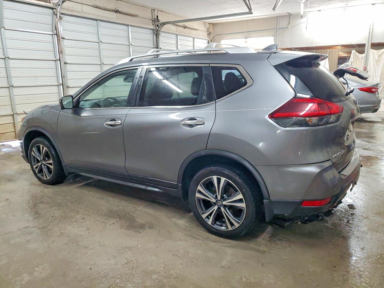 2019 NISSAN ROGUE SV photo 2