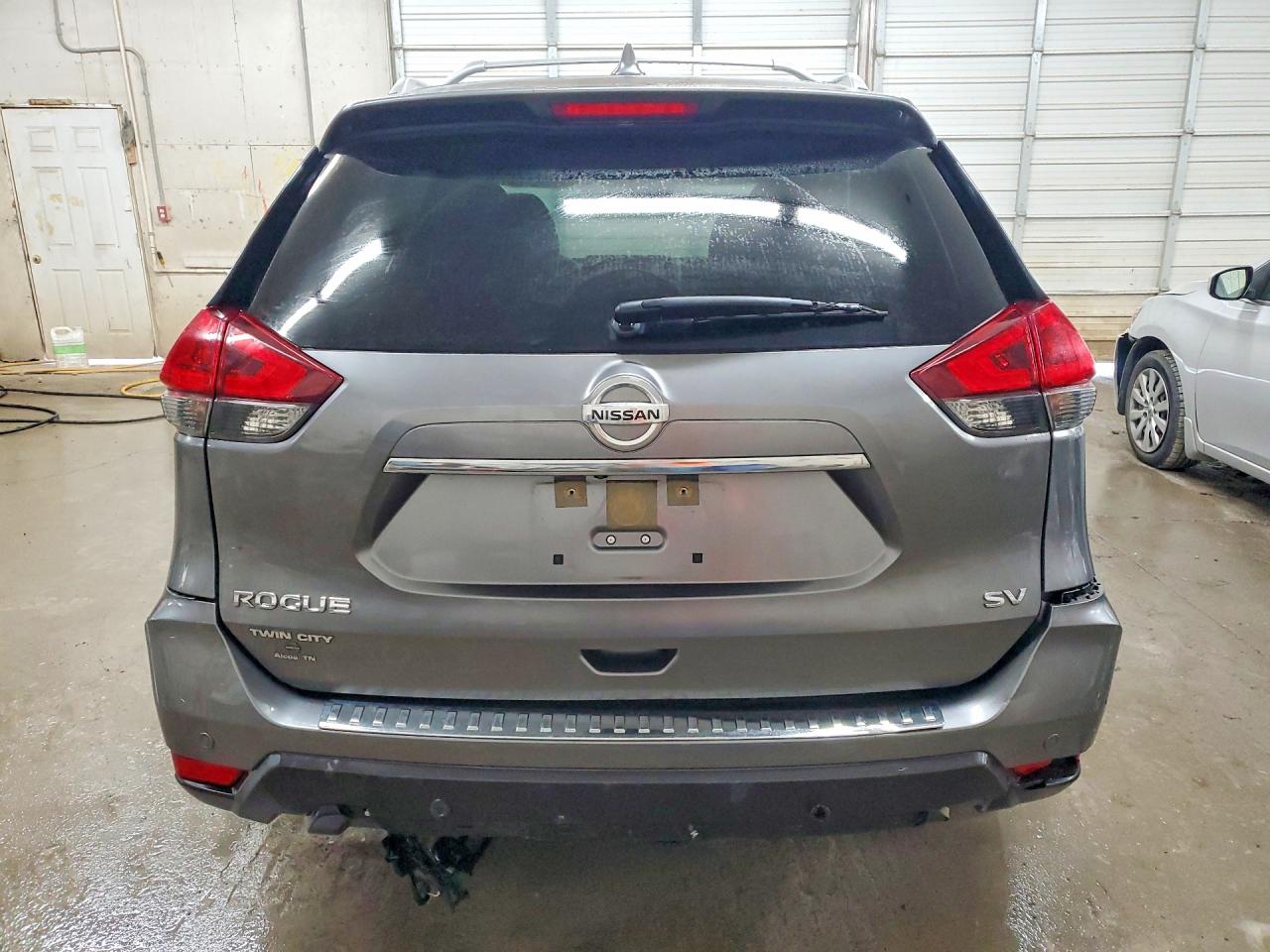 2019 NISSAN ROGUE SV photo 6