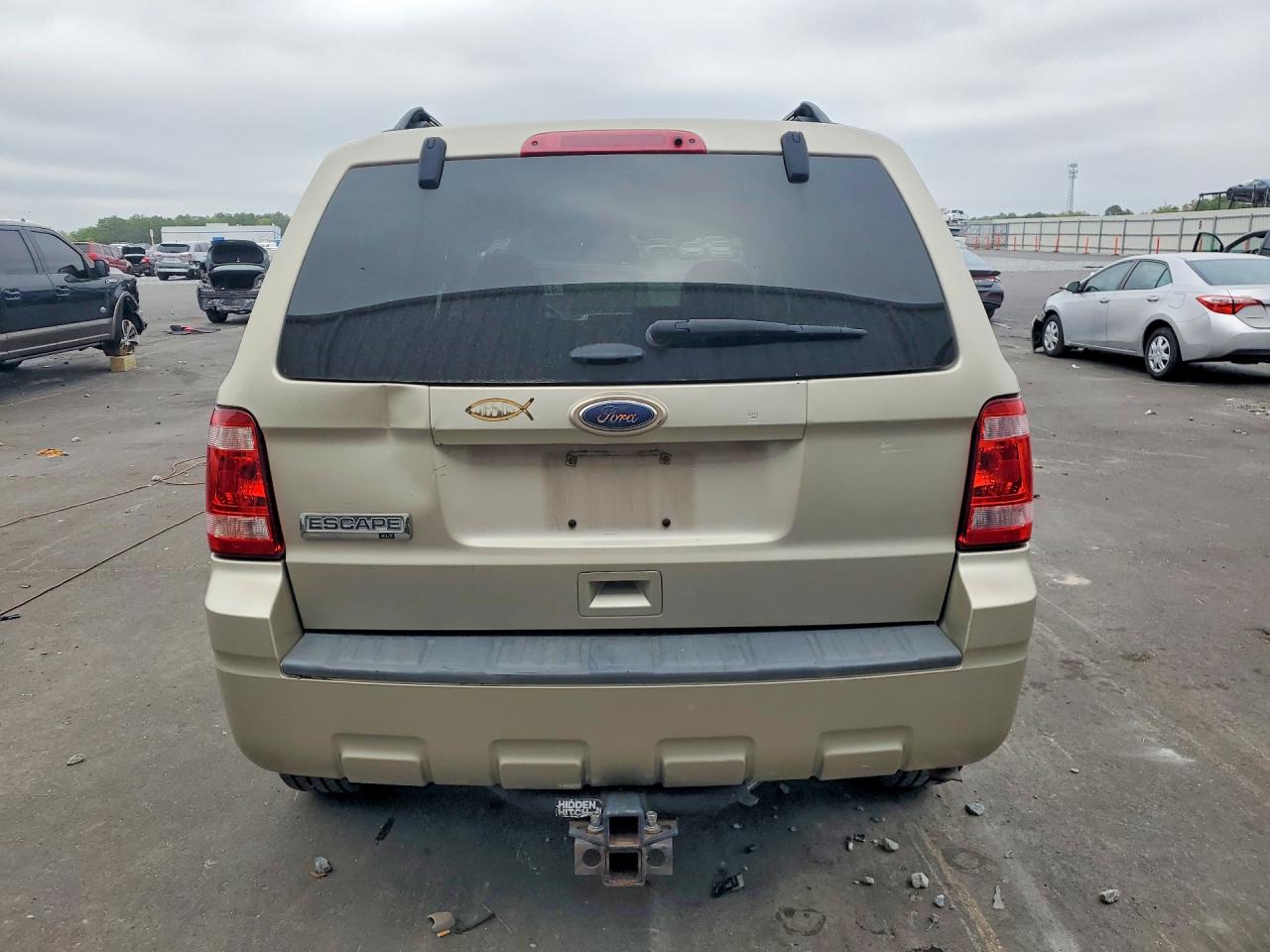 2012 FORD ESCAPE XLT photo 6