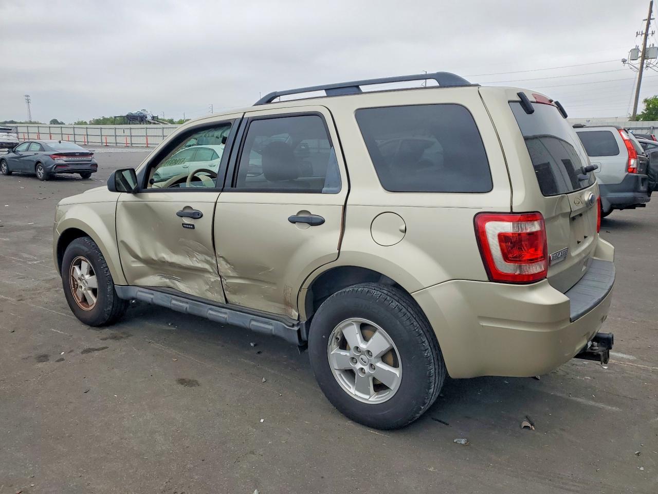 2012 FORD ESCAPE XLT photo 2