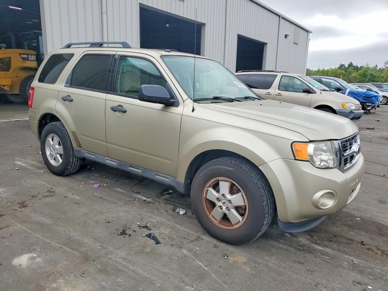 2012 FORD ESCAPE XLT photo 4