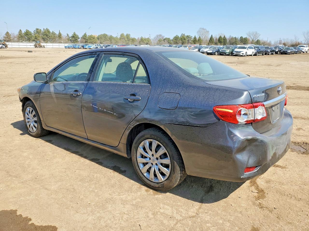 2013 TOYOTA COROLLA LE photo 3