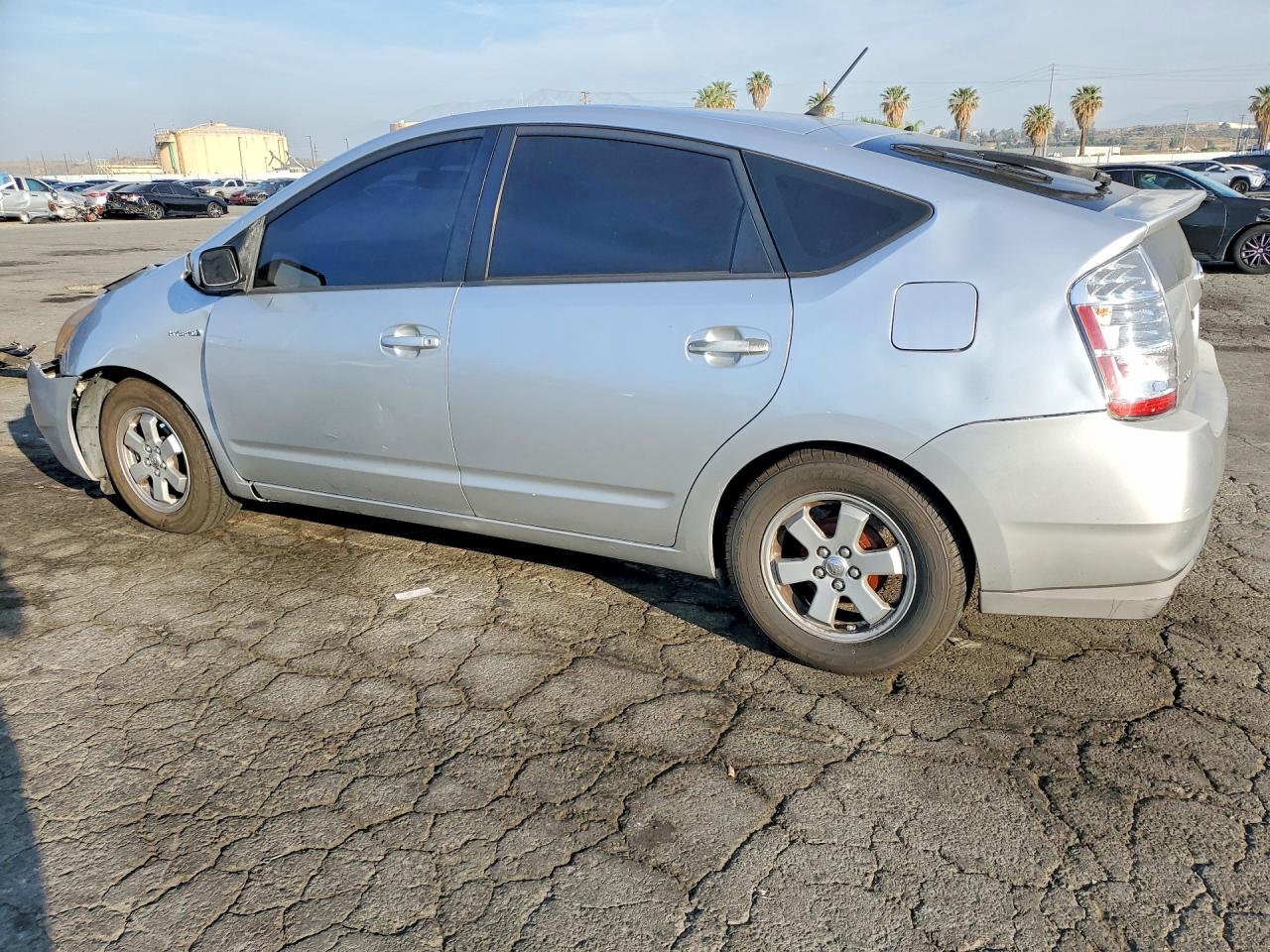 2008 TOYOTA PRIUS BASE photo 4