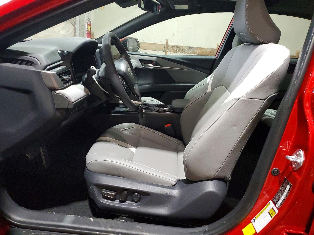 2025 TOYOTA CAMRY SE photo 7