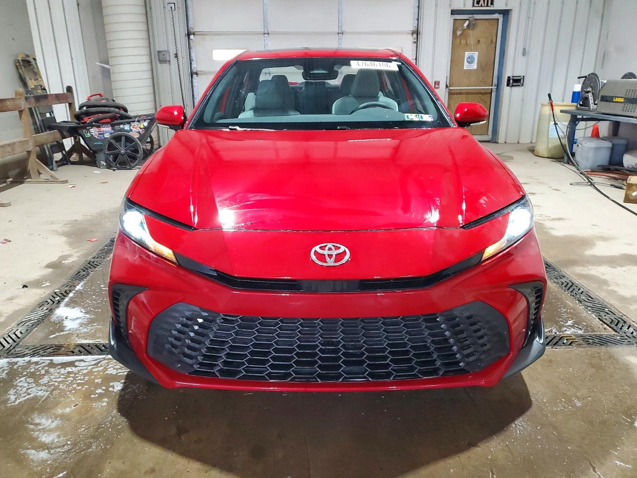 2025 TOYOTA CAMRY SE photo 5