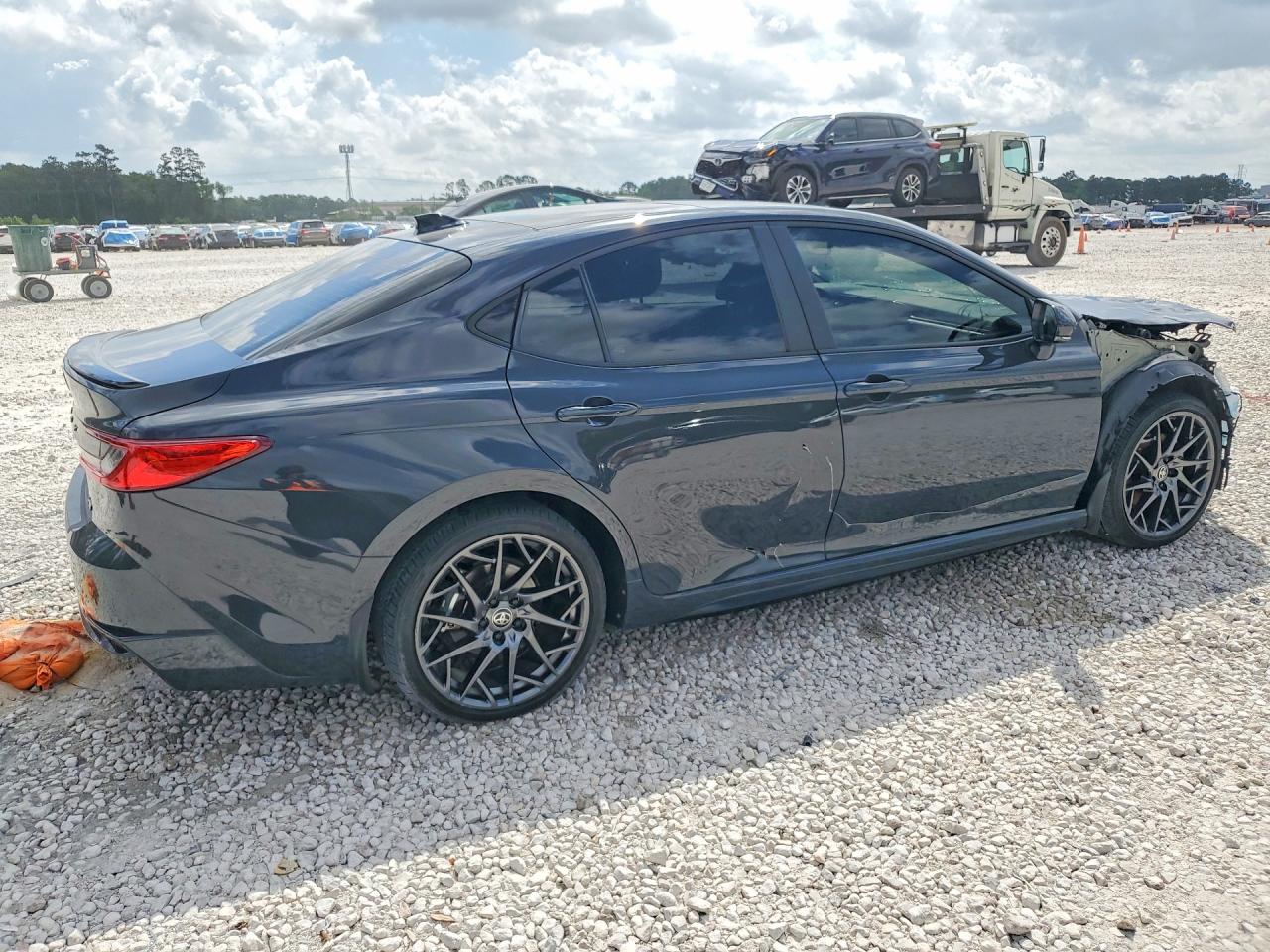 2025 TOYOTA CAMRY XSE photo 7