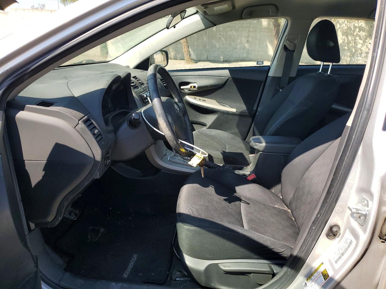 2010 TOYOTA COROLLA S photo 7