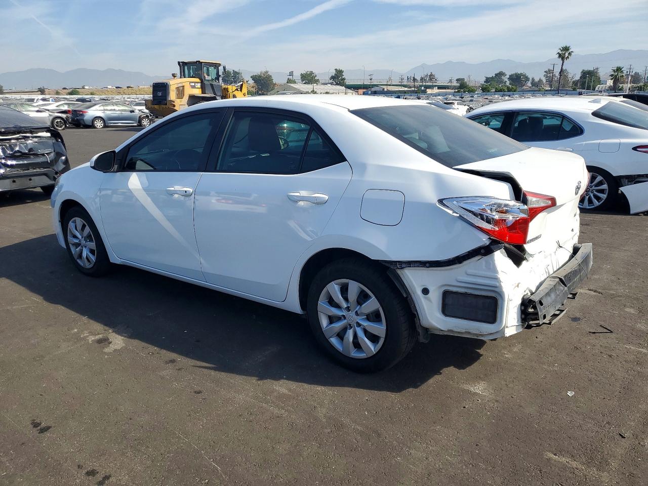 2016 TOYOTA COROLLA LE photo 2
